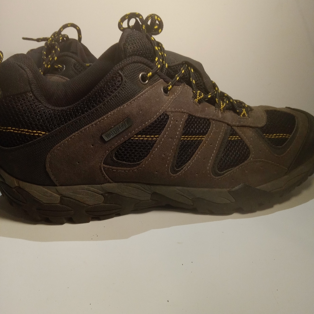 LOW HIKER SIZE 13 SHOES